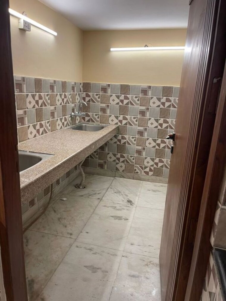 Balcony, sector 50 6 Bedroom 162 Sq.Mt. Independent House In Sector 50 Noida 10330089