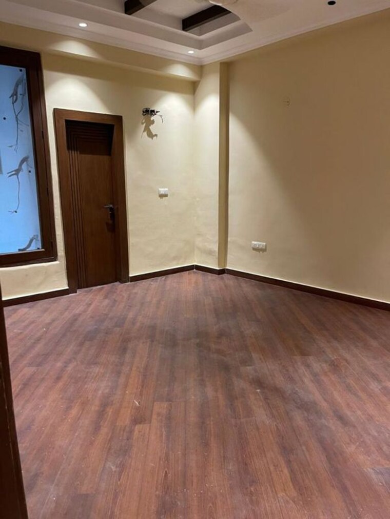 Room, sector 50 6 Bedroom 162 Sq.Mt. Independent House In Sector 50 Noida 10330089
