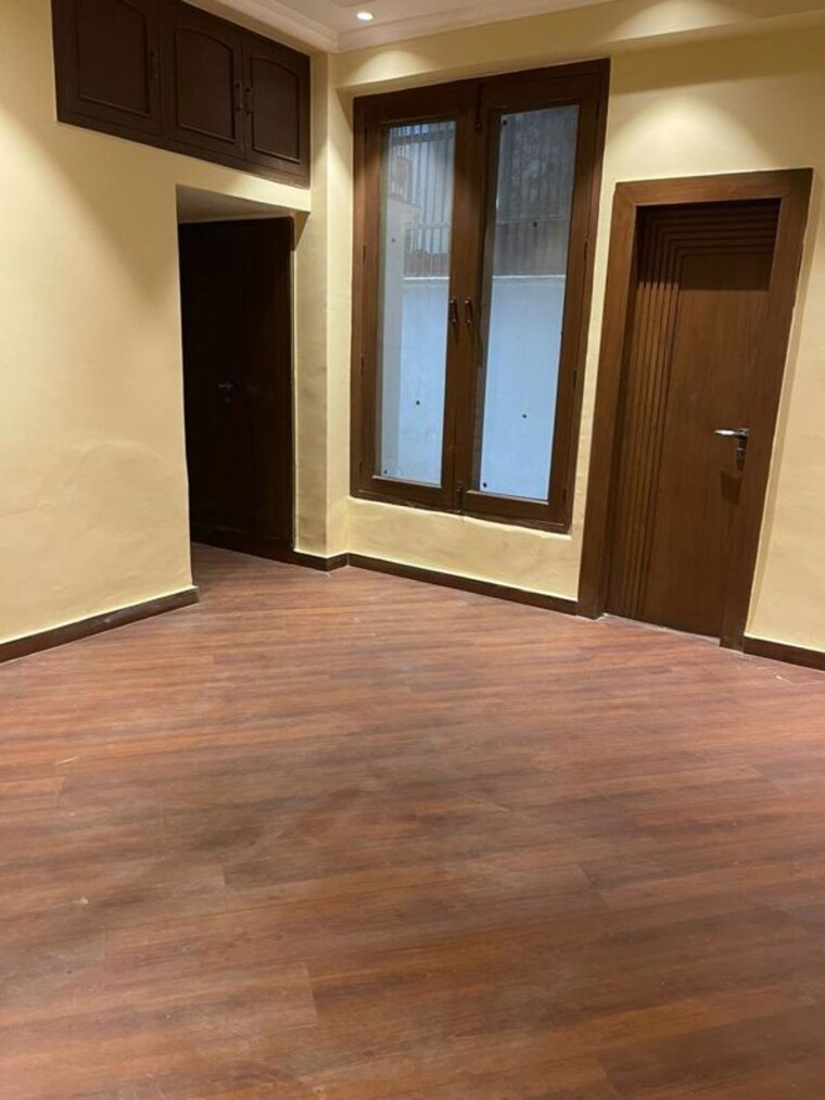 Room, sector 50 6 Bedroom 162 Sq.Mt. Independent House In Sector 50 Noida 10330089