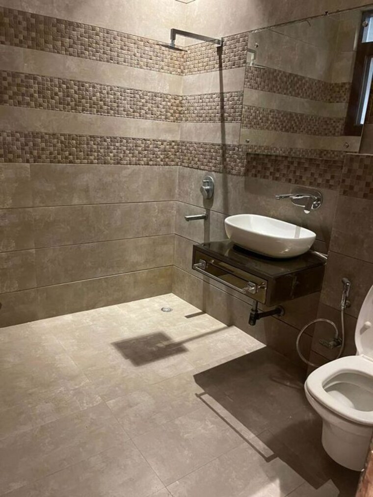 Bathroom, sector 50 6 Bedroom 162 Sq.Mt. Independent House In Sector 50 Noida 10330089