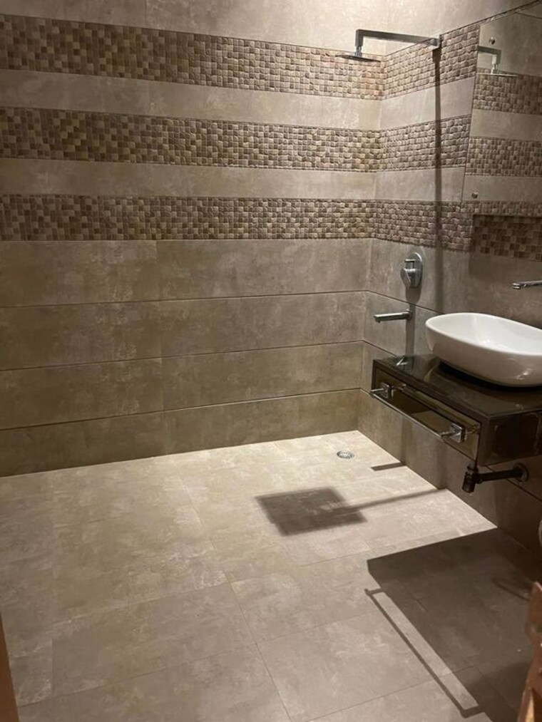 Bathroom, sector 50 6 Bedroom 162 Sq.Mt. Independent House In Sector 50 Noida 10330089