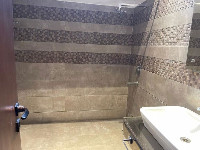 Bathroom, sector 50 6 Bedroom 162 Sq.Mt. Independent House In Sector 50 Noida 10330089