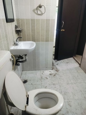 Bathroom in 1 BHK Builder Floor at Sector 46 – for Rent