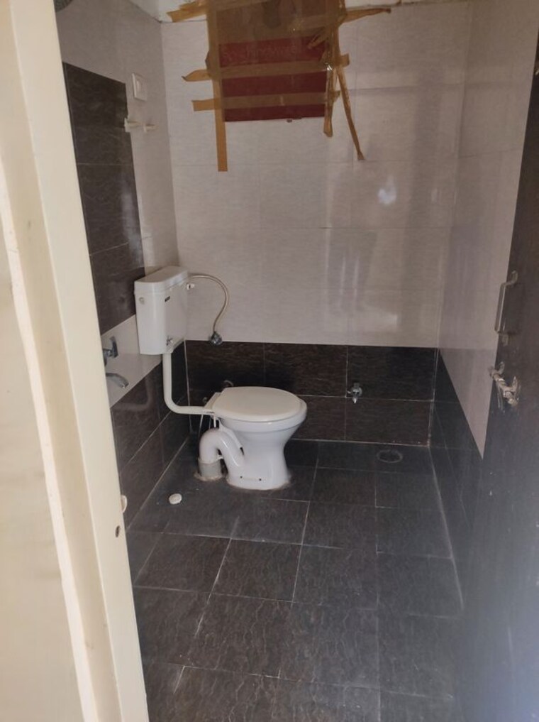 Bathroom, salaiya 3 Bedroom 3385 Sq.Ft. Apartment In Salaiya Bhopal 10330101