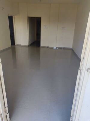 Room in 3 BHK Apartment at Salaiya – for Sale