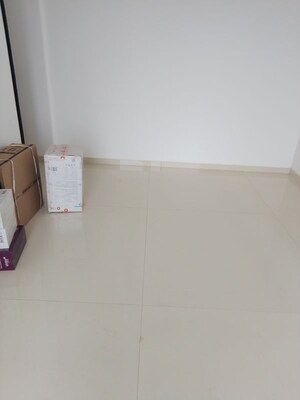 Room in 2 BHK Apartment at Runwal The Central Park, Chinchwad – for Rent