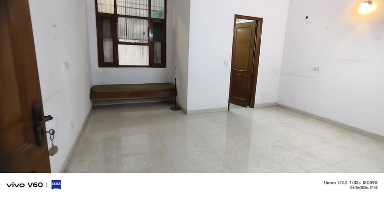 Room, rwa-apartments-sector-41 5 Bedroom 153 Sq.Mt. Independent House In Sector 41 Noida 10330107
