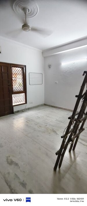Room in 5 BHK Independent House at RWA Apartments Sector 41, Sector 41 – for Rent