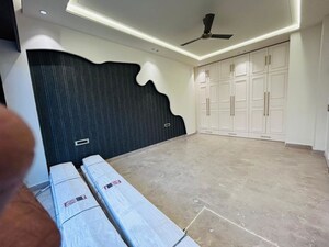 Team Area in 3 BHK Builder Floor at Sushant Lok I – for Sale