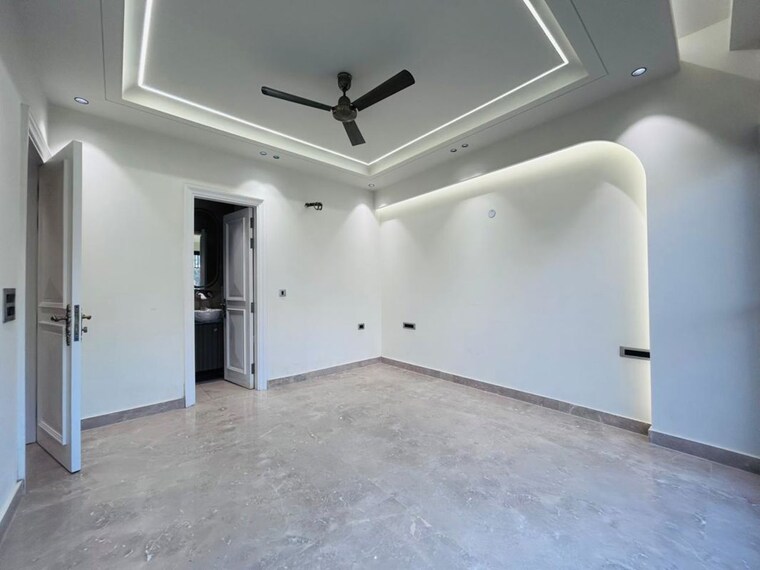 Room, sushant lok i 3 Bedroom 215 Sq.Yd. Builder Floor In Sushant Lok I Gurgaon 10330083