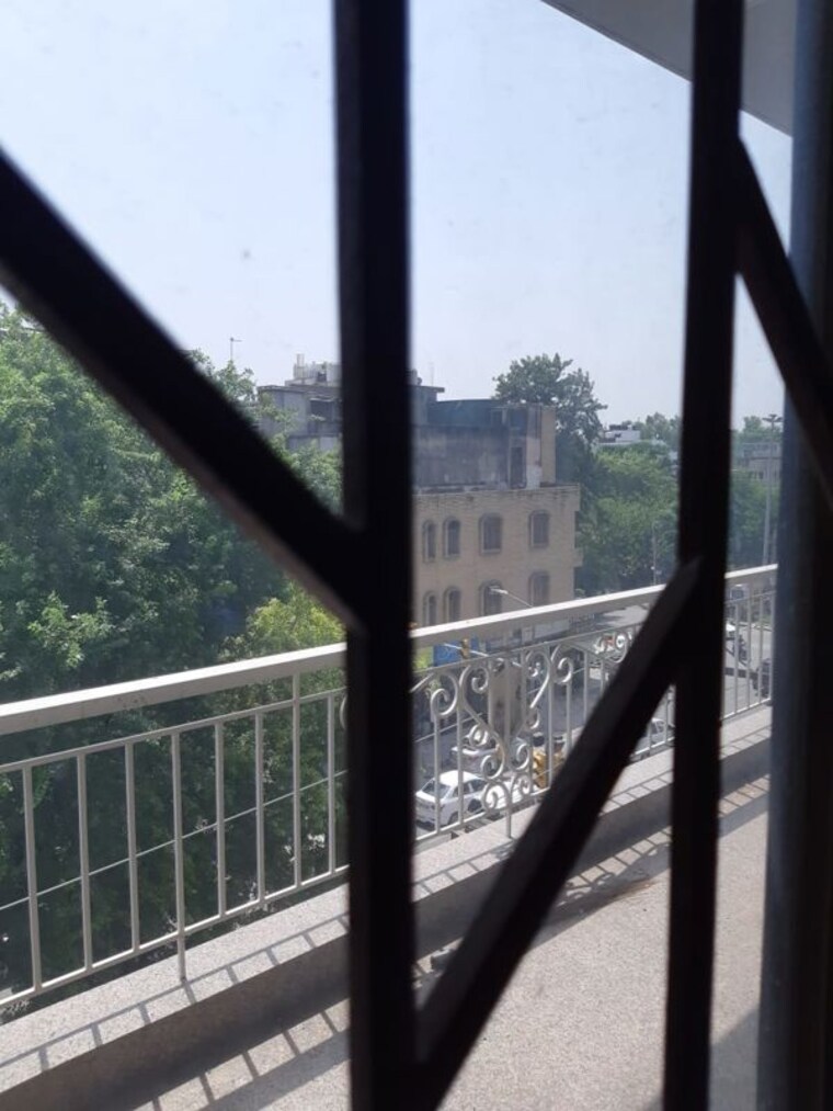 Balcony, kalkaji 3 Bedroom 180 Sq.Yd. Builder Floor In Kalkaji Delhi 10330194