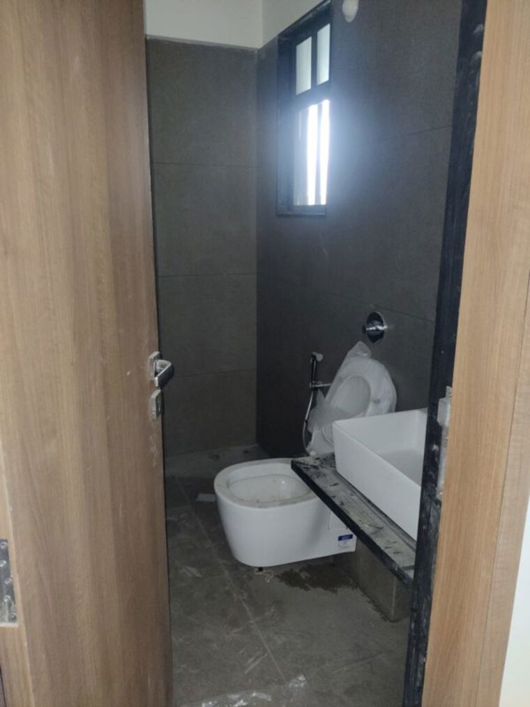 Bathroom, majestique-signature-towers 2 Bedroom 1000 Sq.Ft. Apartment In Balewadi Pune 10330151