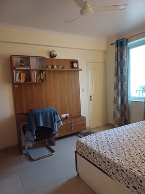 Living Room in 5 BHK Builder Floor at Nishat Ganj – for Rent