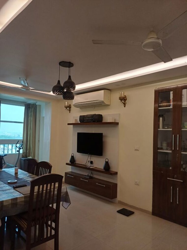 Gym, nishat ganj 5 Bedroom 2500 Sq.Ft. Builder Floor In Nishat Ganj Lucknow 10330201