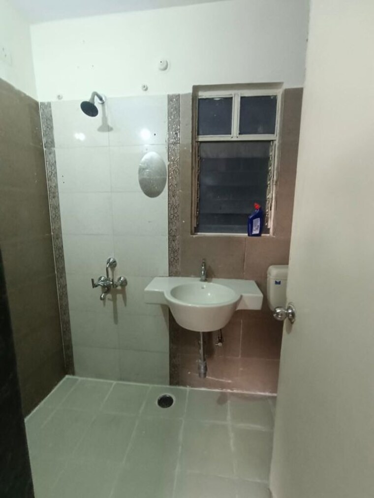 Bathroom, aishwaryam-ventures 2 Bedroom 1000 Sq.Ft. Apartment In Pimpri Chinchwad Pcmc Pune 10330202