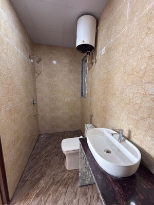 Bathroom in 1 BHK Builder Floor at Sector 52 – for Rent