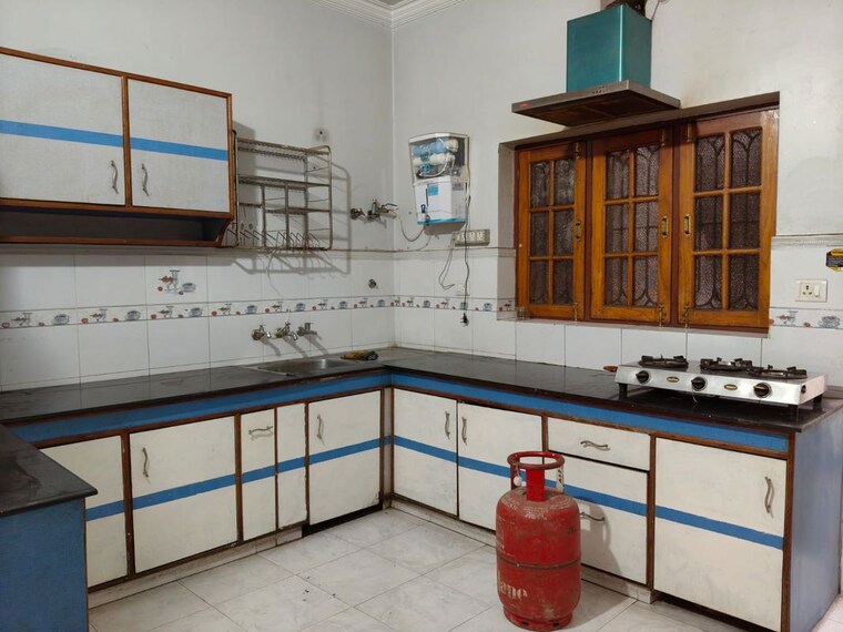 Balcony, indira nagar 2 Bedroom 1200 Sq.Ft. Builder Floor In Indira Nagar Lucknow 10330254