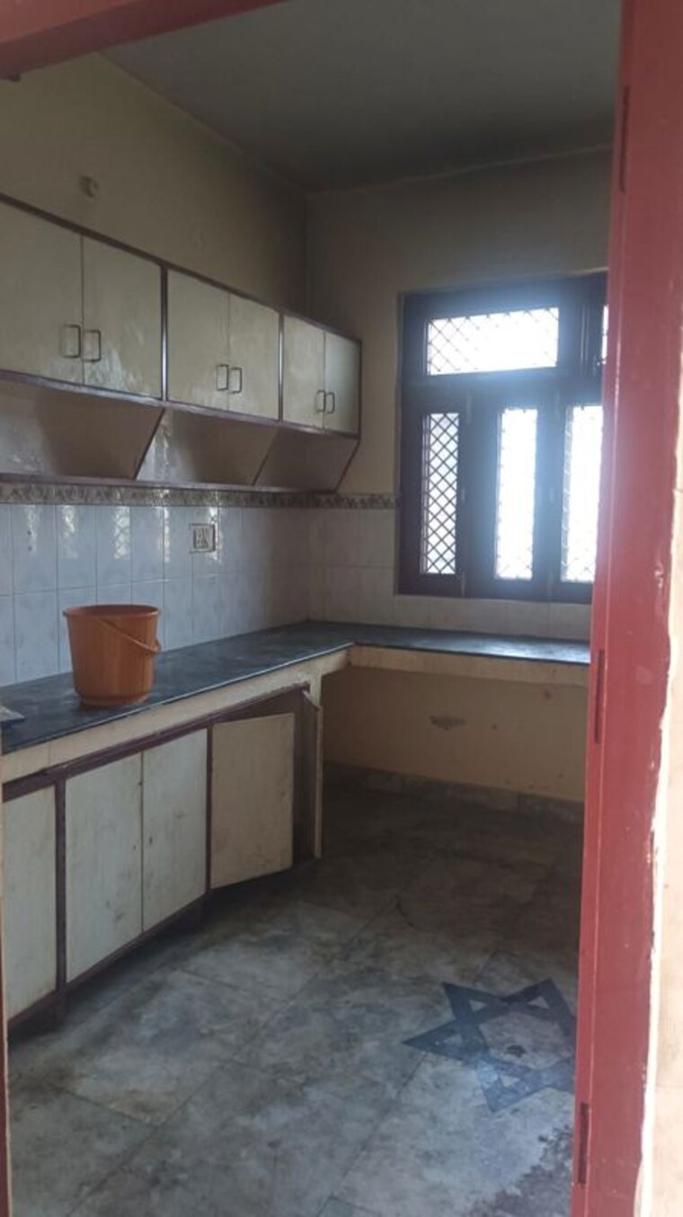 Kitchen, indira nagar 2 Bedroom 1500 Sq.Ft. Builder Floor In Indira Nagar Lucknow 10330268