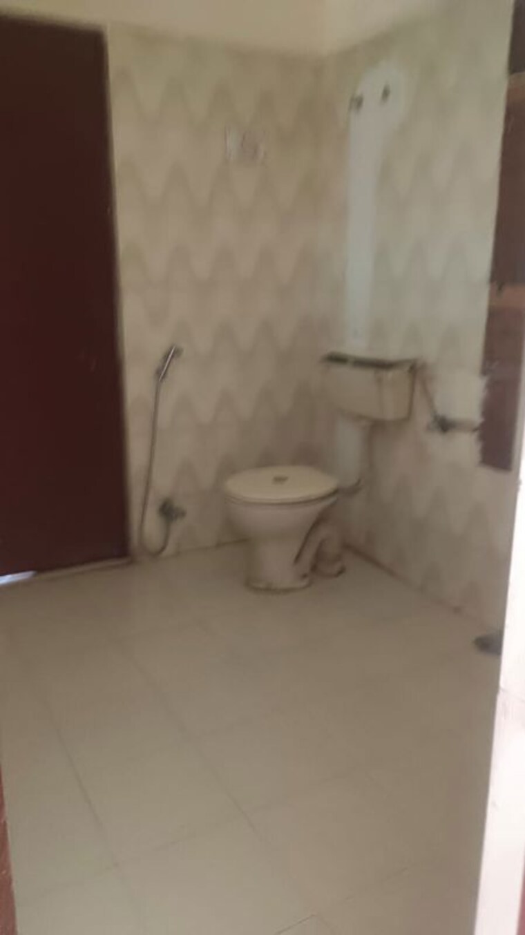 Bathroom, indira nagar 2 Bedroom 1500 Sq.Ft. Builder Floor In Indira Nagar Lucknow 10330268