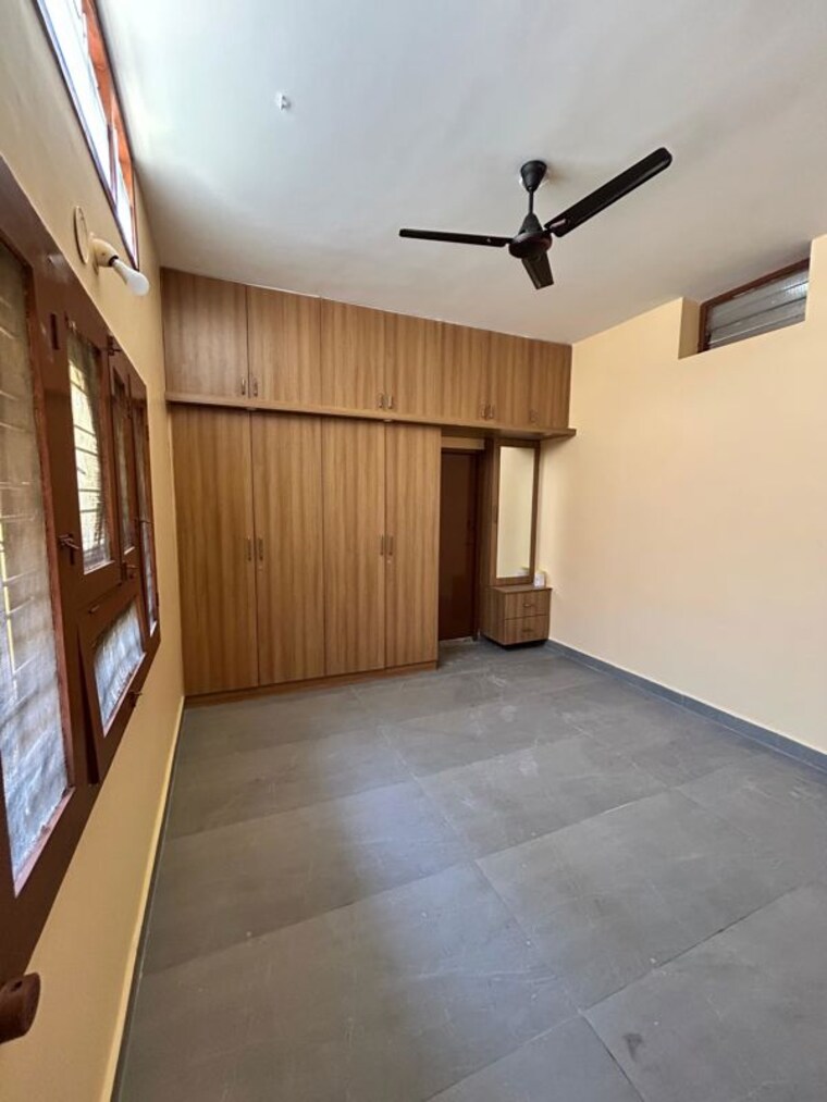 Room, sindhi colony 3.5 Bedroom 2400 Sq.Ft. Independent House In Sindhi Colony Bangalore 10330277