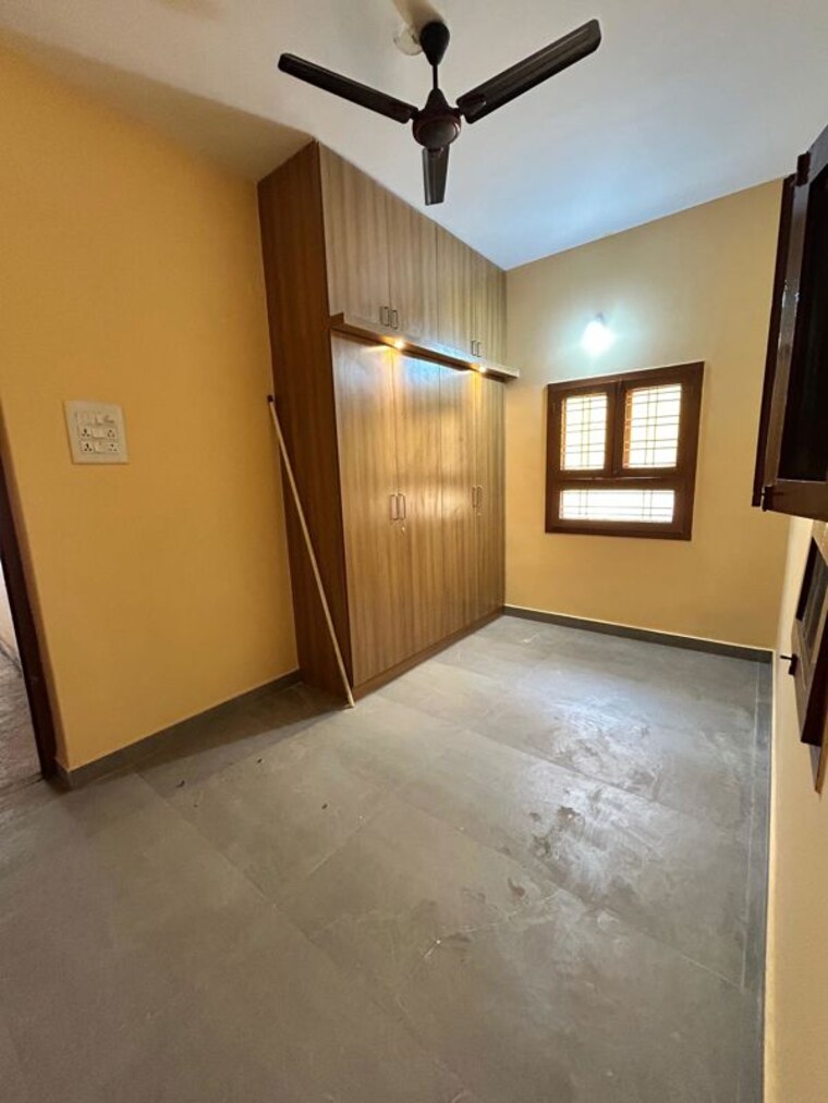 Room, sindhi colony 3.5 Bedroom 2400 Sq.Ft. Independent House In Sindhi Colony Bangalore 10330277