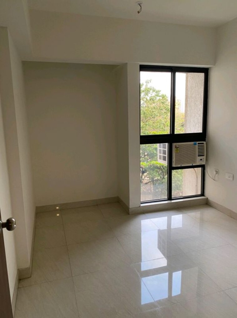 Room, lodha-crown-quality-homes 1 Bedroom 317 Sq.Ft. Apartment In Majiwada Thane 10330311