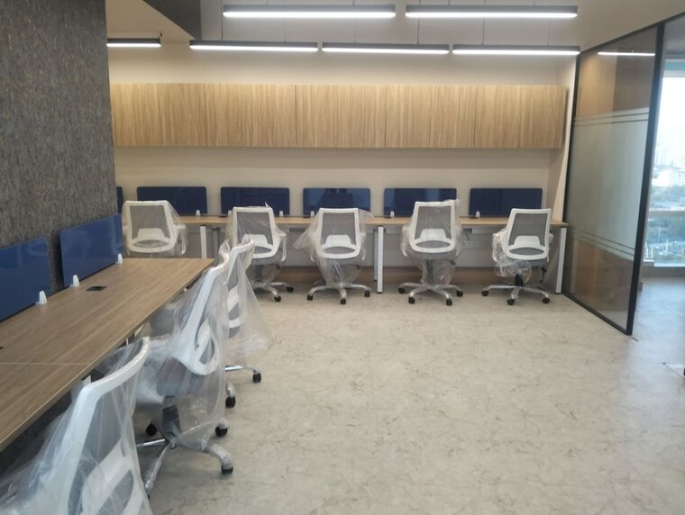 Team Area, emaar-the-palm-square Commercial Office Space 1535 Sq.Ft. In Sector 66 Gurgaon 10330335