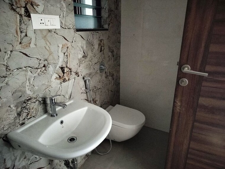 Bathroom, kakkad-la-vida 3 Bedroom 1500 Sq.Ft. Apartment In Balewadi Pune 10330340