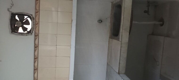 Bathroom, sector 19 1 RK 250 Sq.Ft. Independent House In Sector 19 Faridabad 10330321