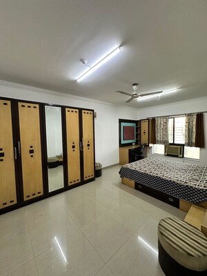 Bedroom in 3 BHK Apartment at Srpf – for Rent