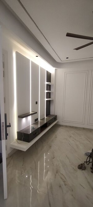 Building Lobby in 4 BHK Apartment at Ansal plaza, Sector 1 Vaishali – for Sale