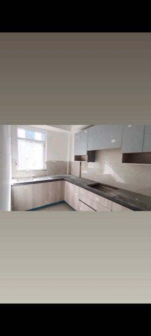Kitchen in 2.5 BHK Apartment at Smart World Orchard, Sector 61 – for Sale