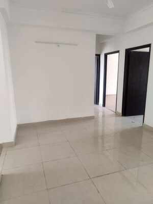 Room in 4 BHK Apartment at Amrapali Silicon City, Sector 76 – for Sale