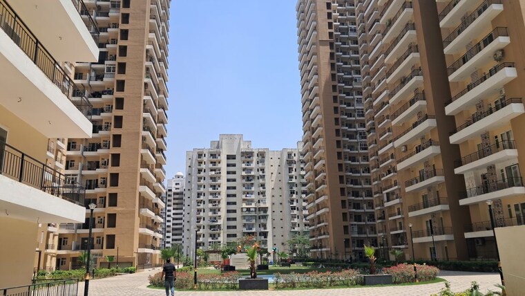 Exterior View, amrapali-silicon-city 4 Bedroom 2175 Sq.Ft. Apartment In Sector 76 Noida 10330370