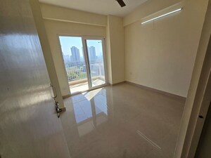 Room in 2 BHK Apartment at GLS Avenue 81, Sector 81 – for Rent