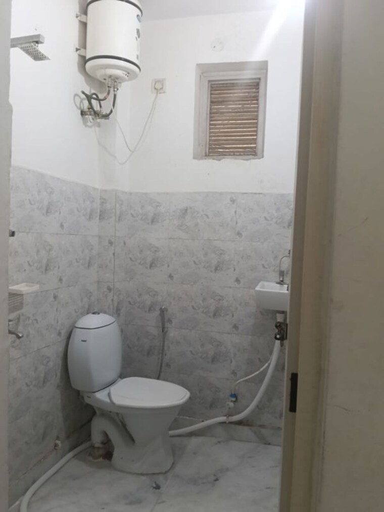 Bathroom, adchini 2 Bedroom 500 Sq.Ft. Apartment In Adchini Delhi 10330431