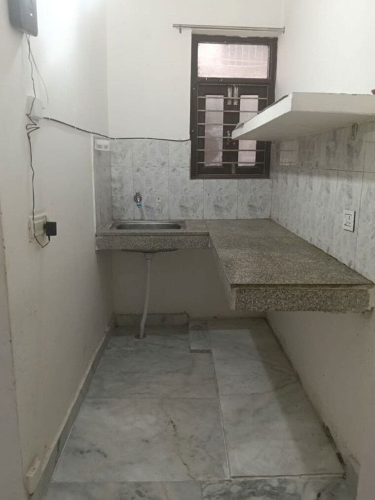Kitchen, adchini 2 Bedroom 500 Sq.Ft. Apartment In Adchini Delhi 10330431