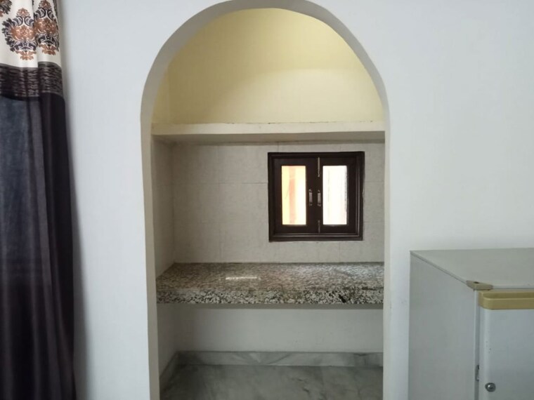 Kitchen, adchini 2 Bedroom 500 Sq.Ft. Apartment In Adchini Delhi 10330431