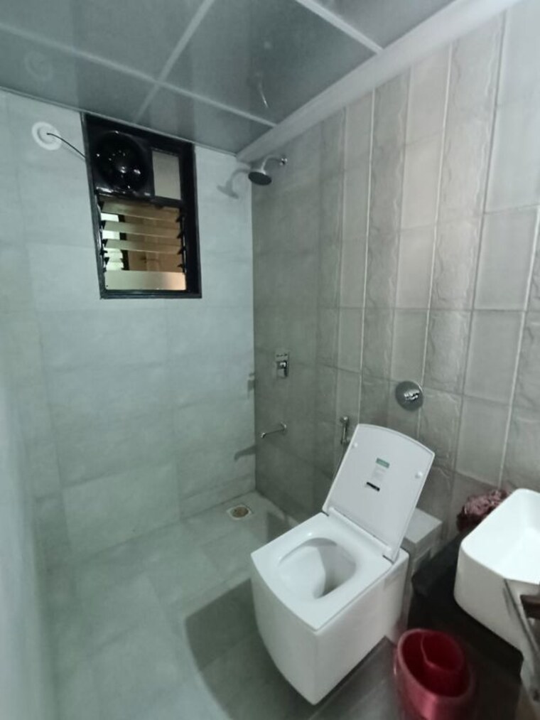 Bathroom, kohinoor-shangrila 2 Bedroom 900 Sq.Ft. Apartment In Pimpri Pune 10330466