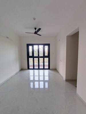 Room in 3 BHK Apartment at Kohinoor Shangrila, Pimpri – for Rent