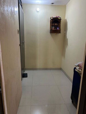 Bathroom in 1.5 BHK Apartment at Omkar CHS Chembur, Chembur – for Rent