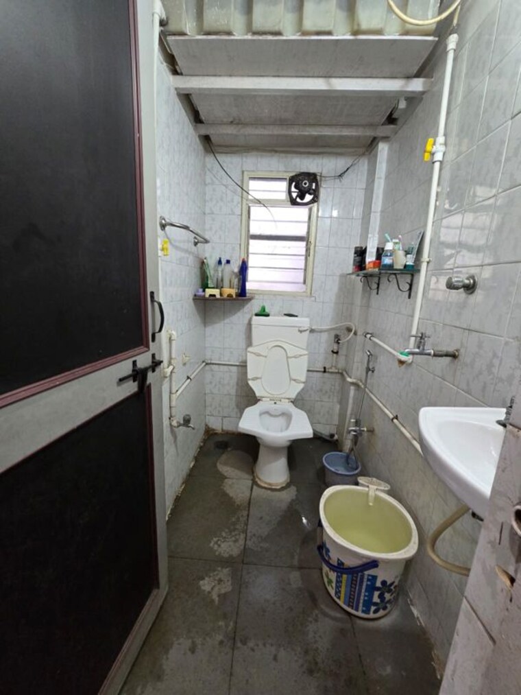 Washroom, dhayari 2 Bedroom 760 Sq.Ft. Apartment In Dhayari Pune 10330487