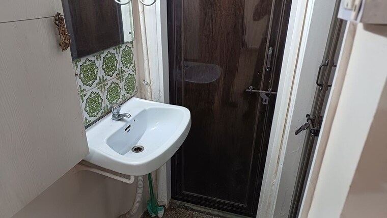 Bathroom, rasta peth 2 Bedroom 900 Sq.Ft. Apartment In Rasta Peth Pune 10330457