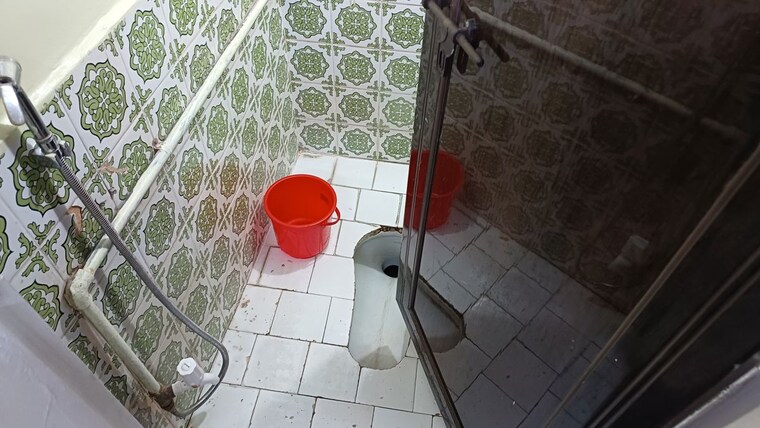 Bathroom, rasta peth 2 Bedroom 900 Sq.Ft. Apartment In Rasta Peth Pune 10330457