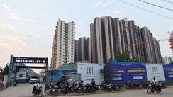 3 BHK + Servant Room Apartment For Sale in Express Eternity