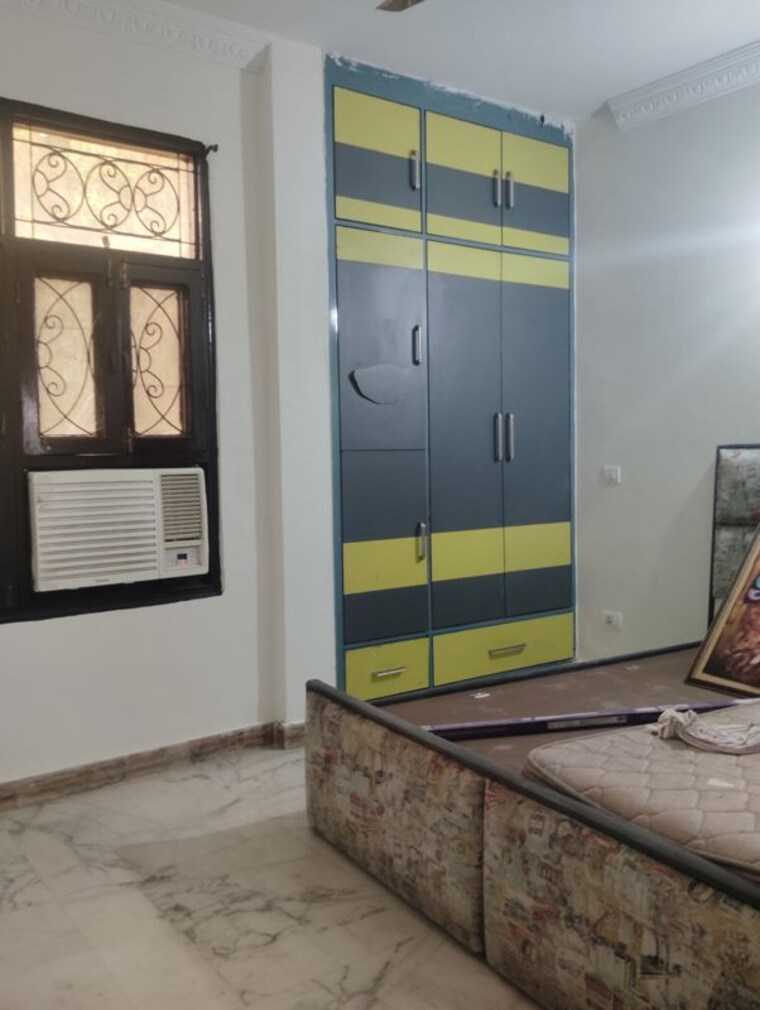 Room, unitech-south-city-ii 3 Bedroom 240 Sq.Ft. Builder Floor In Sector 50 Gurgaon 10330534