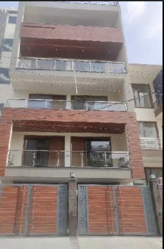 4 BHK + Pooja Room,Servant Room,Study Room,Extra Room,Store Room Builder Floor For Sale in Sector 16 A