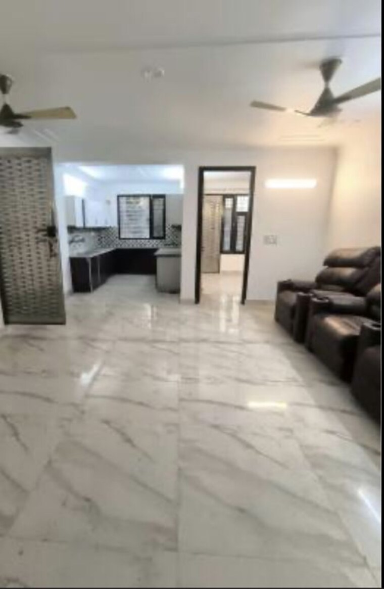 Room, sector 16 a 4 Bedroom 290 Sq.Yd. Builder Floor In Sector 16 A Faridabad 10330452