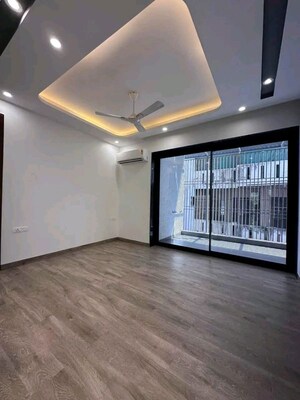 Room in 4 BHK Builder Floor at Chattarpur – for Rent