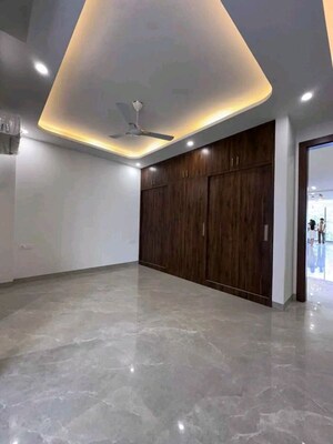 Room in 4 BHK Builder Floor at Chattarpur – for Rent